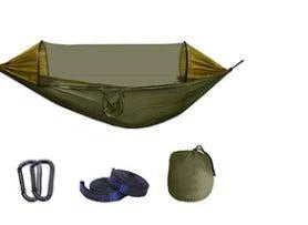 The Automatic Quick-Opening Mosquito Net Hammock features a pop-up design, built-in mosquito netting, two carabiners, black and blue straps, and a green carrying pouch. Displayed open against a white background, it highlights its innovative design and accessories.