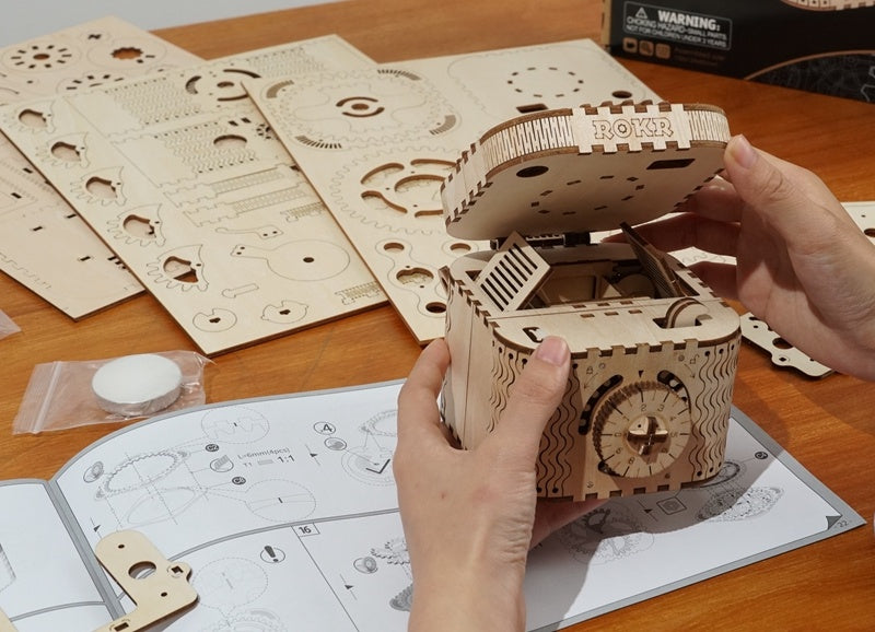Robotime Rokr 123Pcs Treasure Box Creative 3D Wooden Puzzle Game Assembly Toys Chris Gift For Children Adults Teens